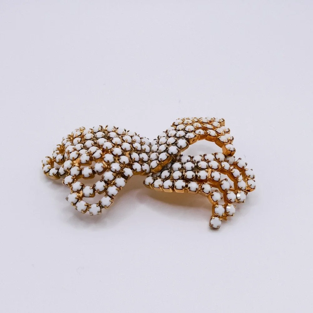 Vintage Milk Glass White Bow Gold Toned Brooch Large 2.6 Rhinestone Figural